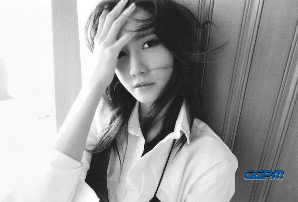 Yoona Dazed & Confused Korea February.2017 [GGPM]-Scan005A (Prologue).jpg