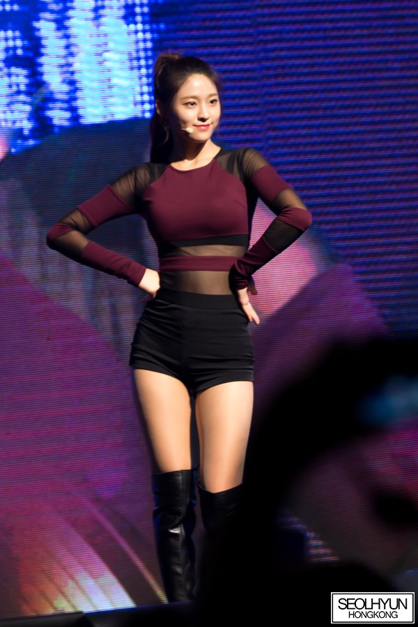 Some nice Seolhyun pose in Hong Kong concert. Check out! (2).jpg