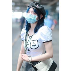 우주소녀 성소 스커트 공항 패션