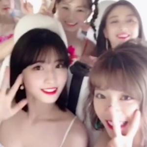트와이스 QR코드 영상 DTNA 뮤비 복장